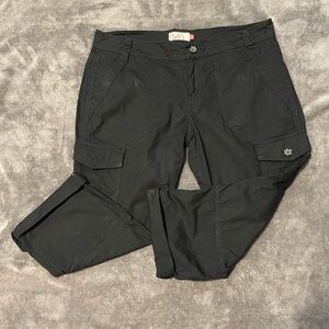 SO Junior Black Cargo Capri’s with button bottoms Size:11